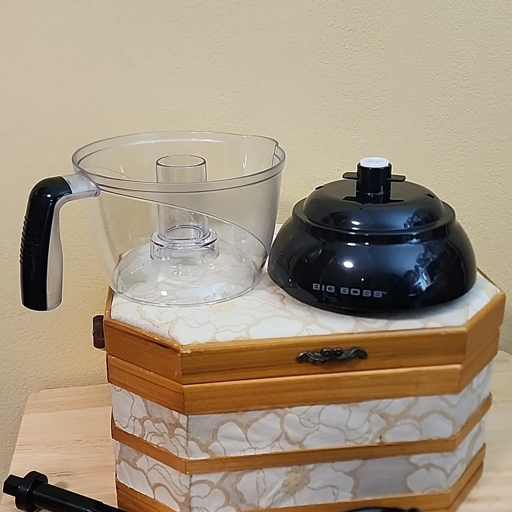 Big Boss Electric Citrus Juicer - Picture 6 of 7